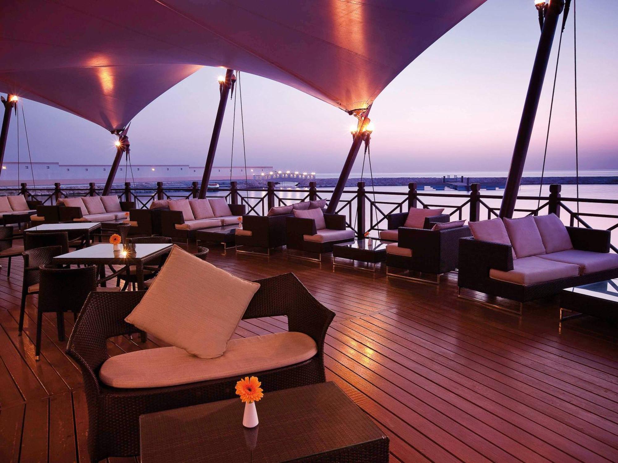 Moevenpick Beach Resort Al Khobar Exterior photo
