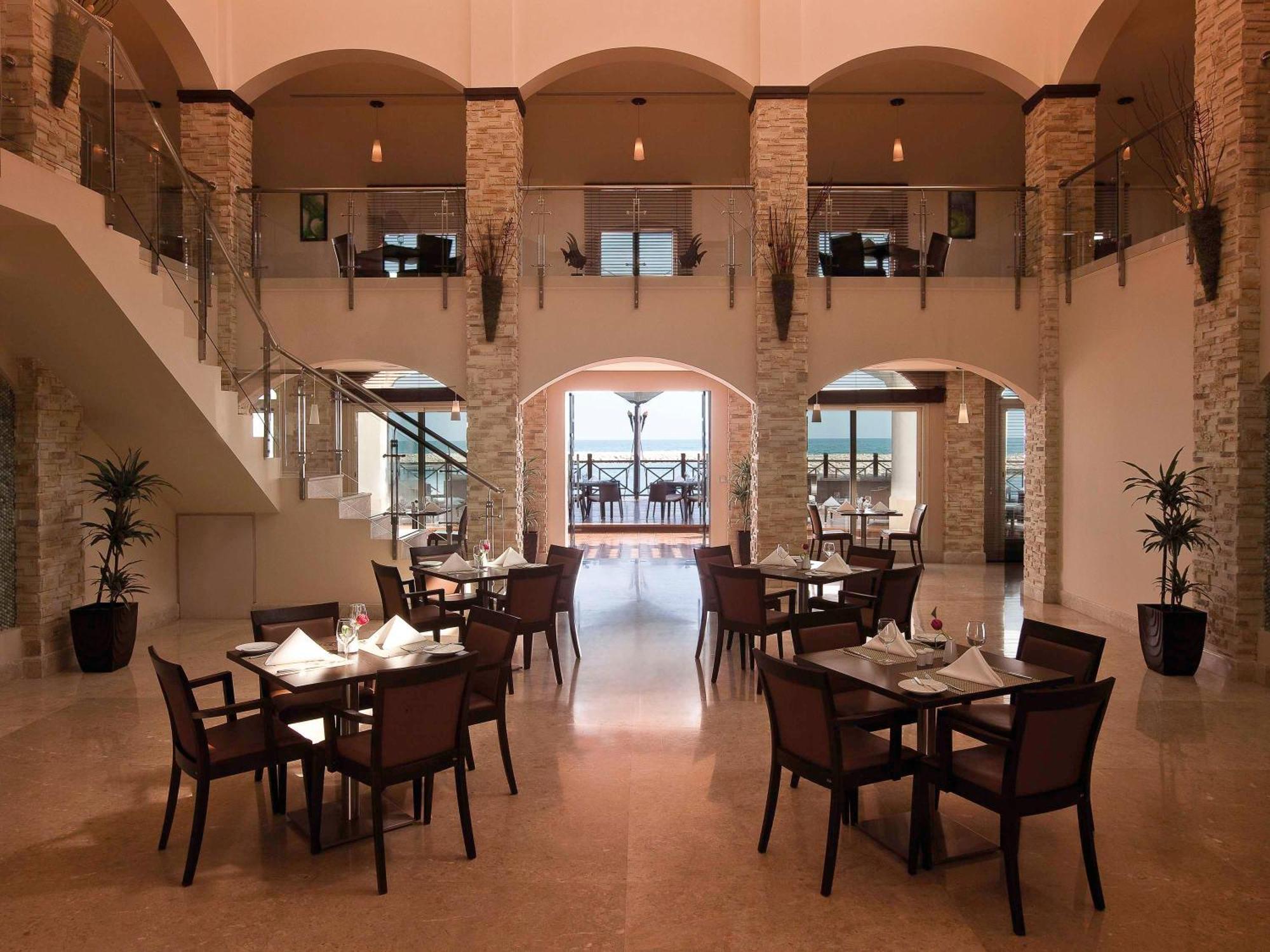 Moevenpick Beach Resort Al Khobar Exterior photo