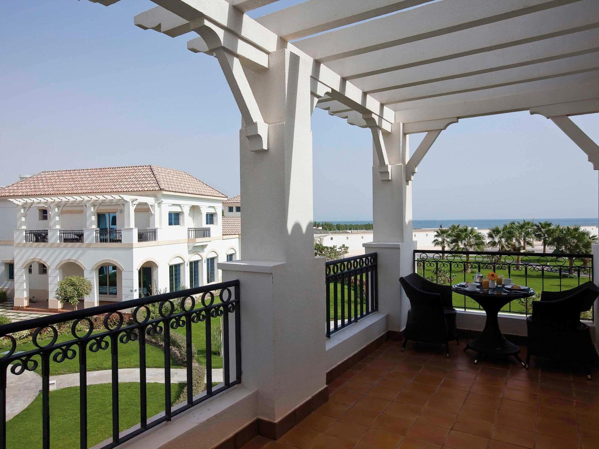 Moevenpick Beach Resort Al Khobar Exterior photo