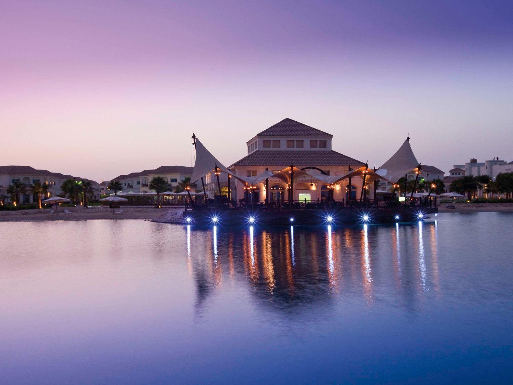 Moevenpick Beach Resort Al Khobar Exterior photo