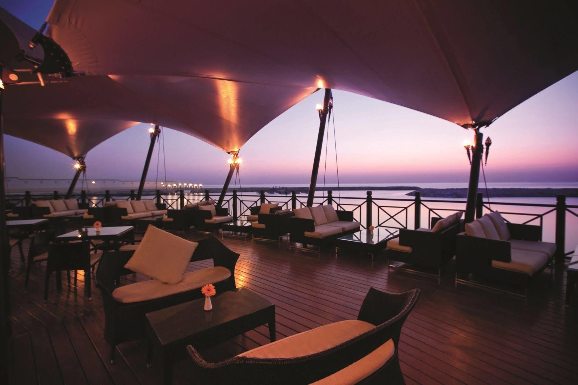 Moevenpick Beach Resort Al Khobar Exterior photo