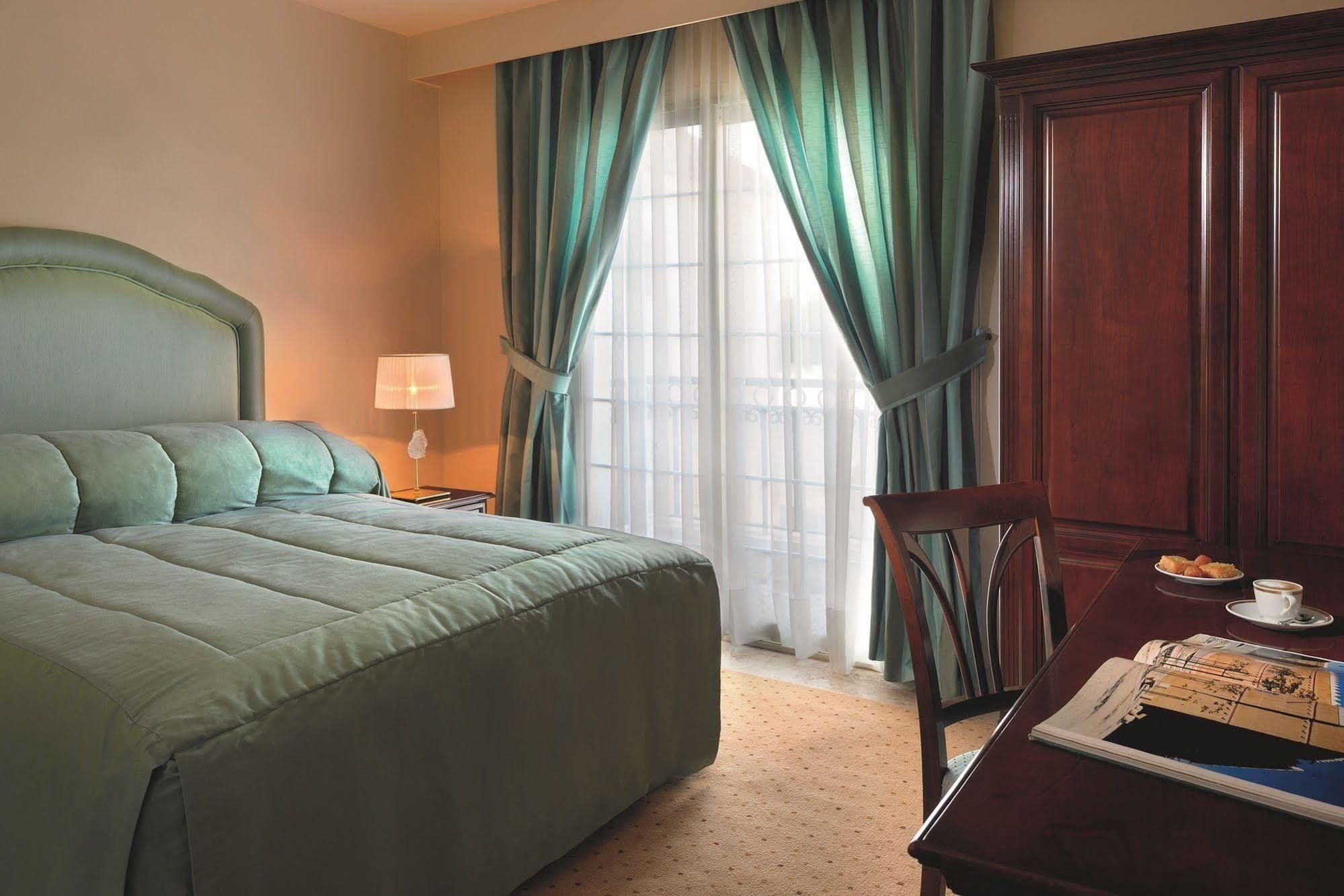 Moevenpick Beach Resort Al Khobar Exterior photo